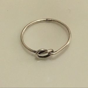 Dainty knot sterling silver ring size 5